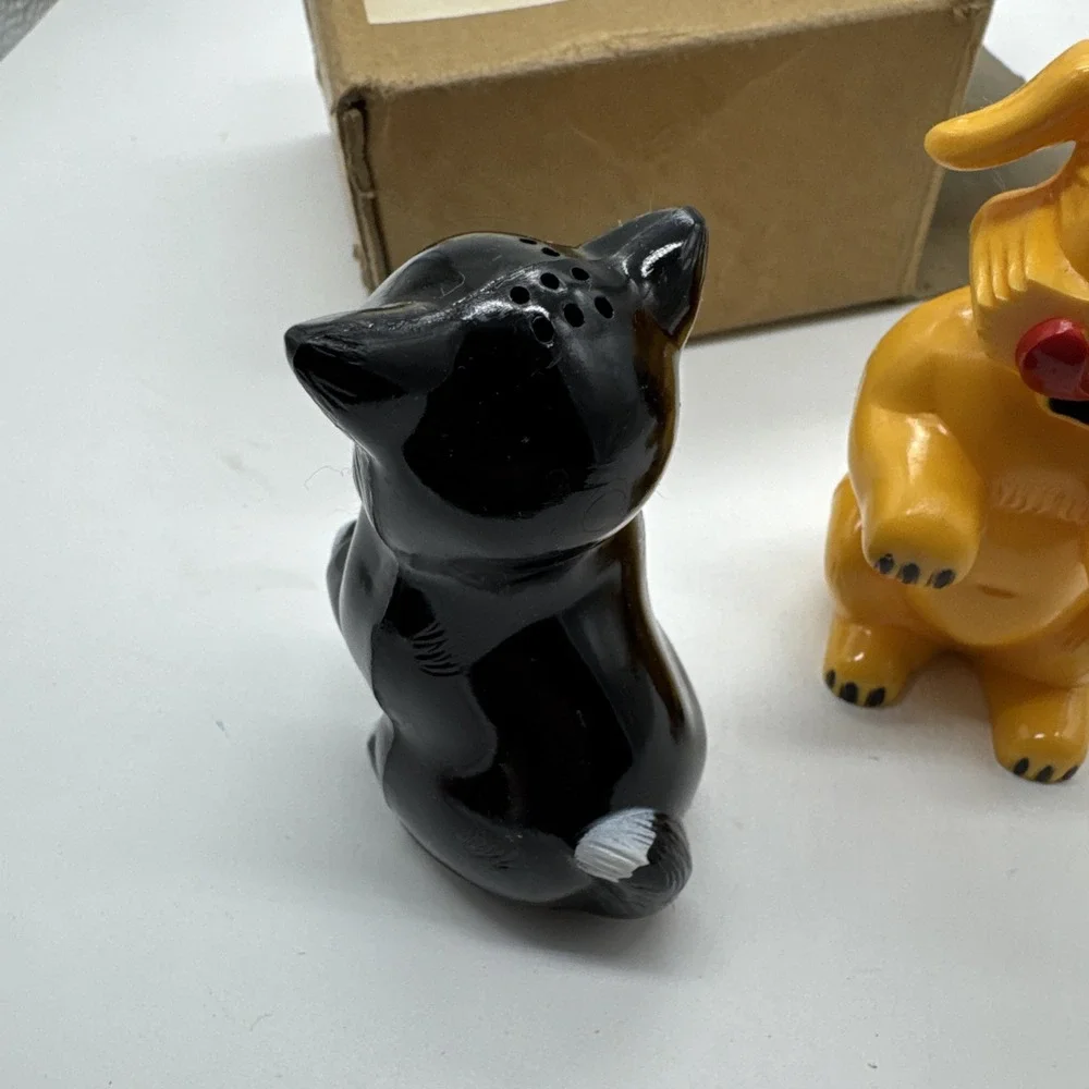 VTG Plastic Cat & Dog Salt & Pepper Shakers MCM Ken-L Ration Promo Dayton, Ohio